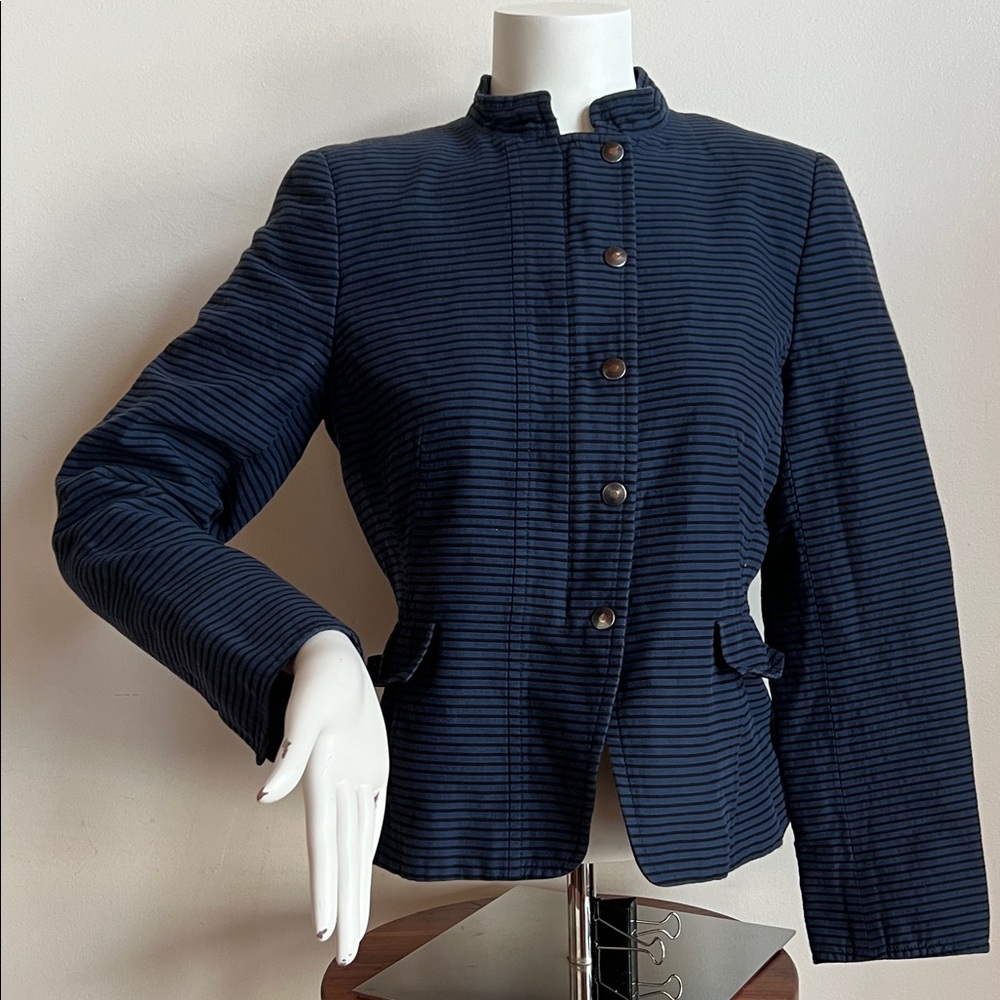 Akris Punto Dark Blue Striped Blazer standing collar snaps and zip closure size8